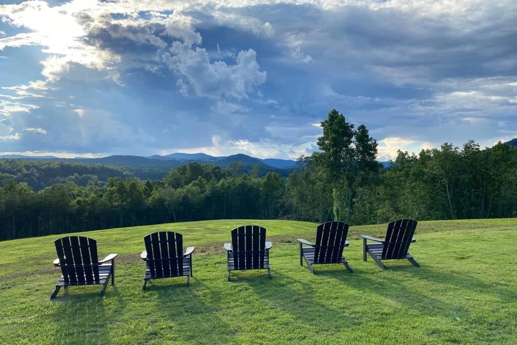 A Suite With A View + Wine Mount Airy Exterior foto