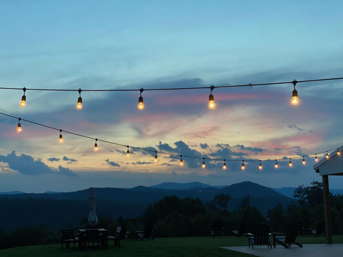 A Suite With A View + Wine Mount Airy Exterior foto